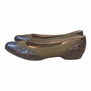 Salvatore Ferragamo Vintage 90s Olive Suede & Croc Embossed Leather Flats 7.5 A